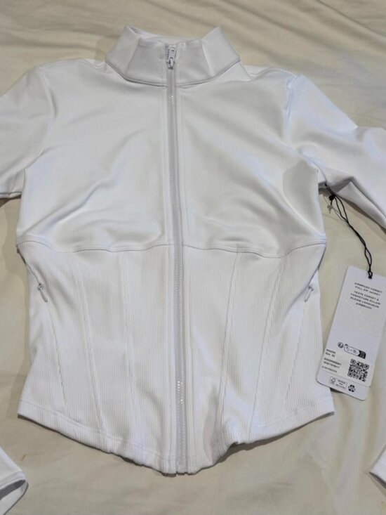 Jackets & Blazers - Alo Yoga white zip up jacket